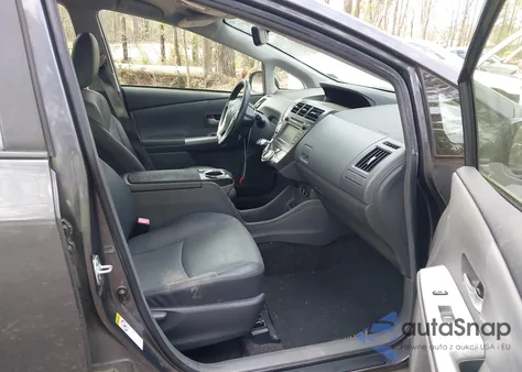 2013 Toyota Prius V Five z USA, uszkodzony, nr VIN JTDZN3EU1D3287570